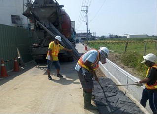 道路側溝改善工程